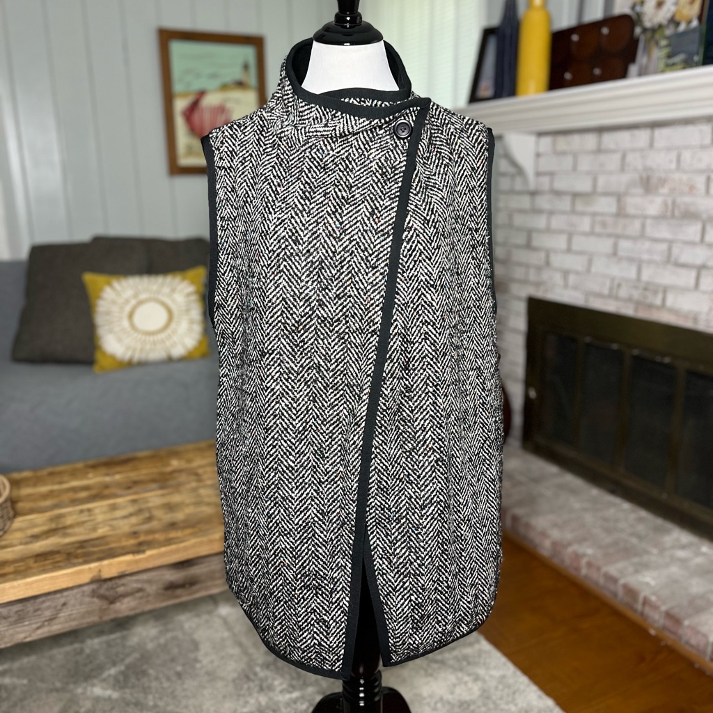Kal Rieman Button Top Closure Vest Pockets